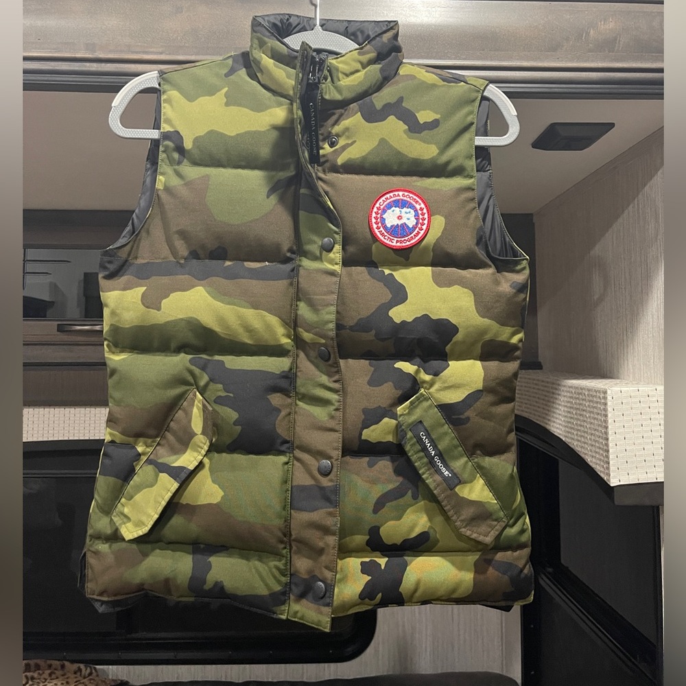Camo Canada goose vest!!!
